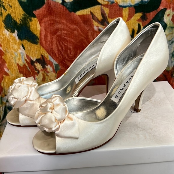 Caparros Brand Heel! - Picture 1 of 1